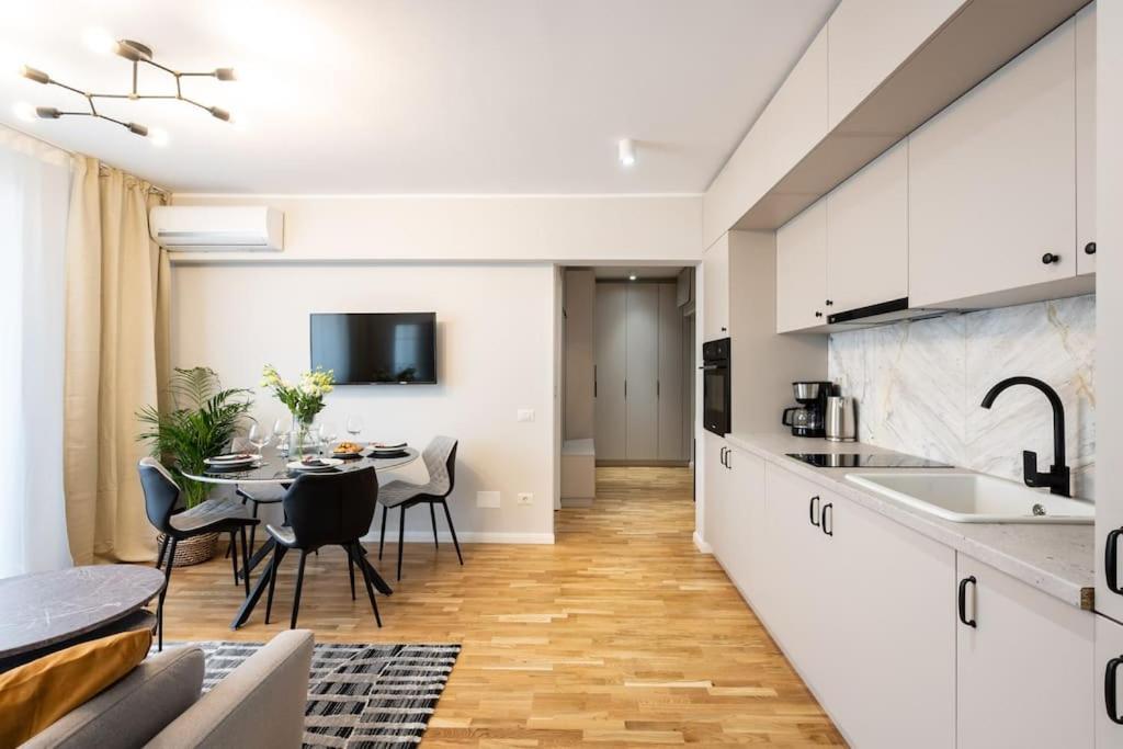 Sunny 2Br Flat - Top Location - Stunning Views Bucureşti Exterior foto